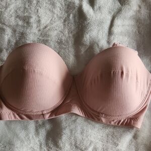 Seamless Pink Strapless Bra
